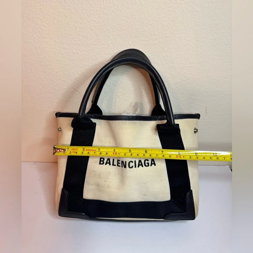 Balenciaga black cream